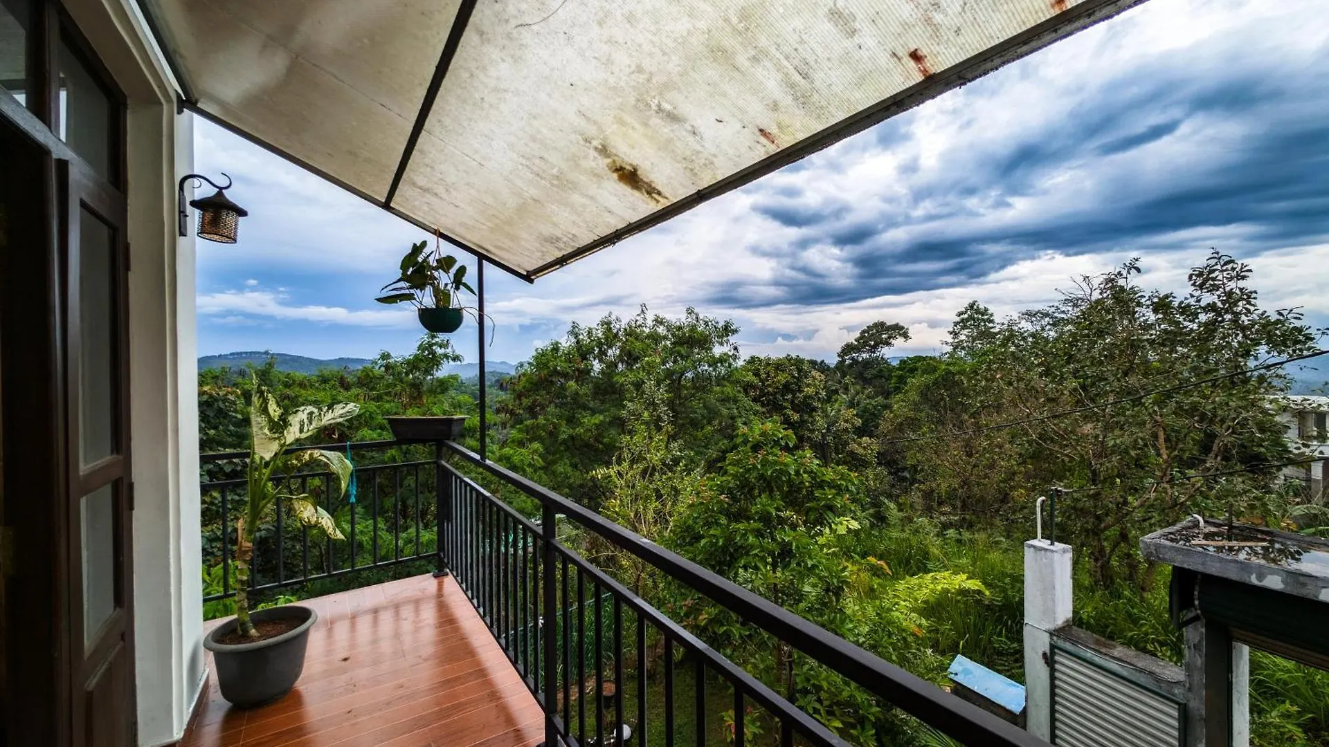 Kandy Eagle Villa Angunawala Guest house